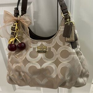 Coach new  H1120- 18765 Madison Op Art Signature.